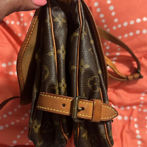 Saumur 30 Authentic normal usage wear on straps.. very clean. Darkened Vachetta - Picture 6 of 12